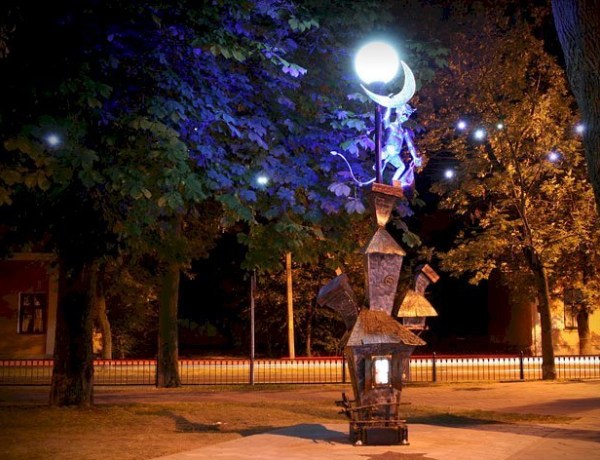 Аллея фонарей
